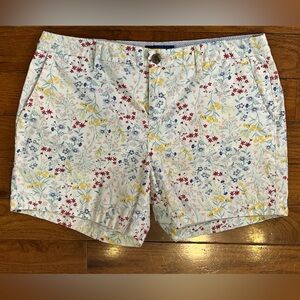 Old Navy White Floral Everyday Shorts Women’s 8 Cotton Garden Print Chino Shorts